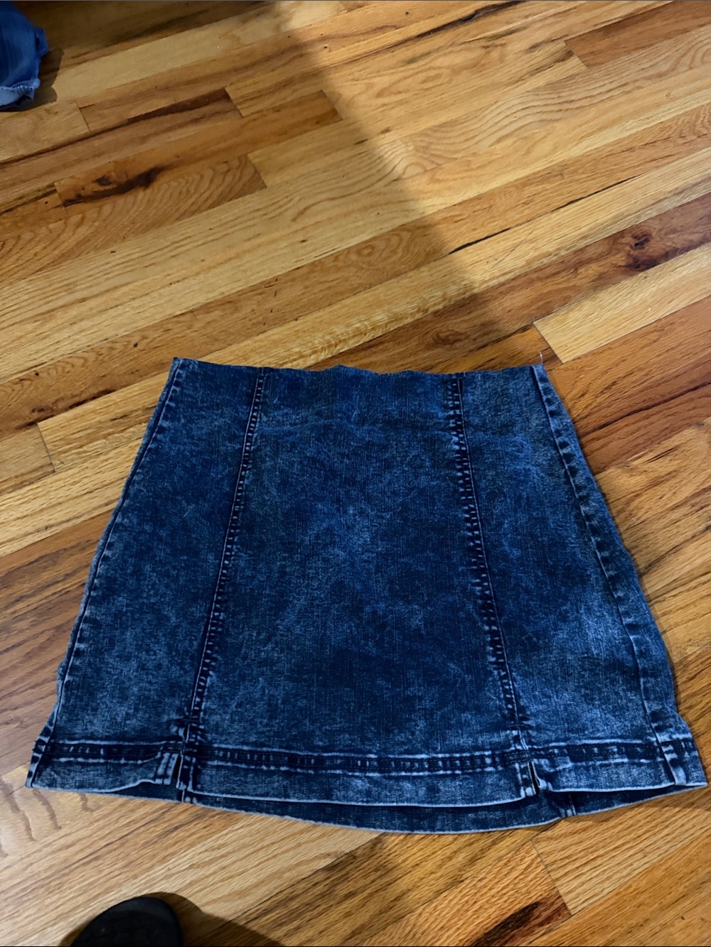 Garage medium jean skirt
